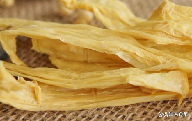 百家乐网址客家风味新发现：纯手工头层腐竹的舌尖之旅(图2)